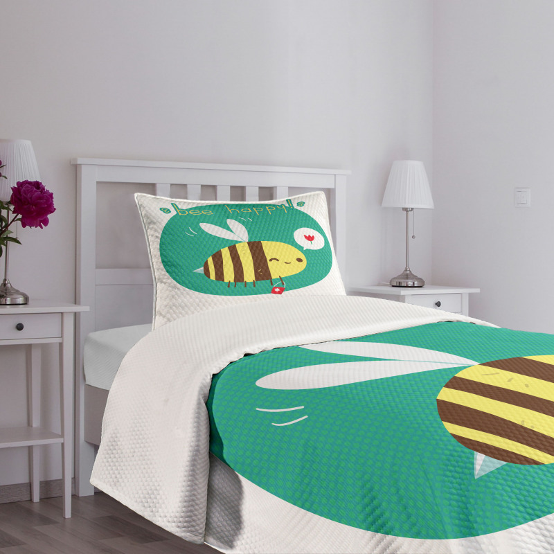 Winking Bumblebee Bedspread Set