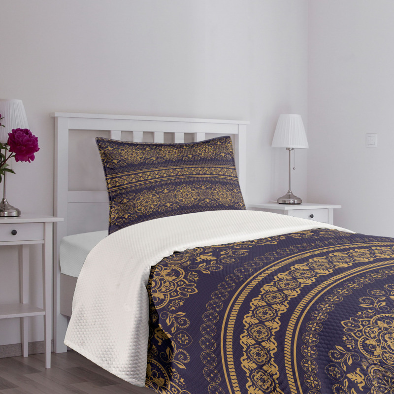 Damask Border Bedspread Set