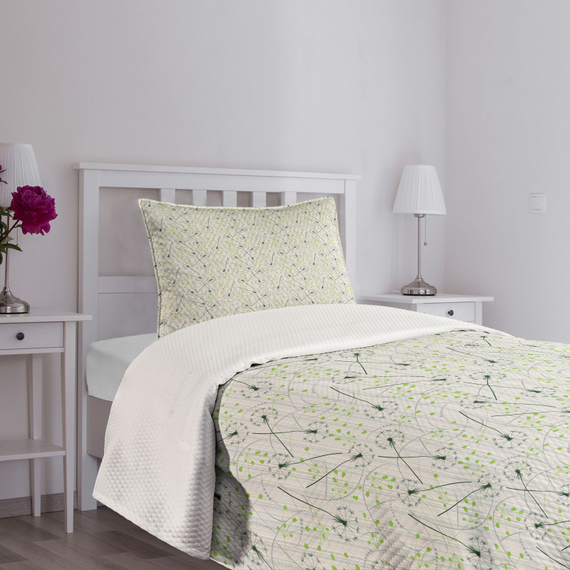 Blowball Flower Motif Bedspread Set