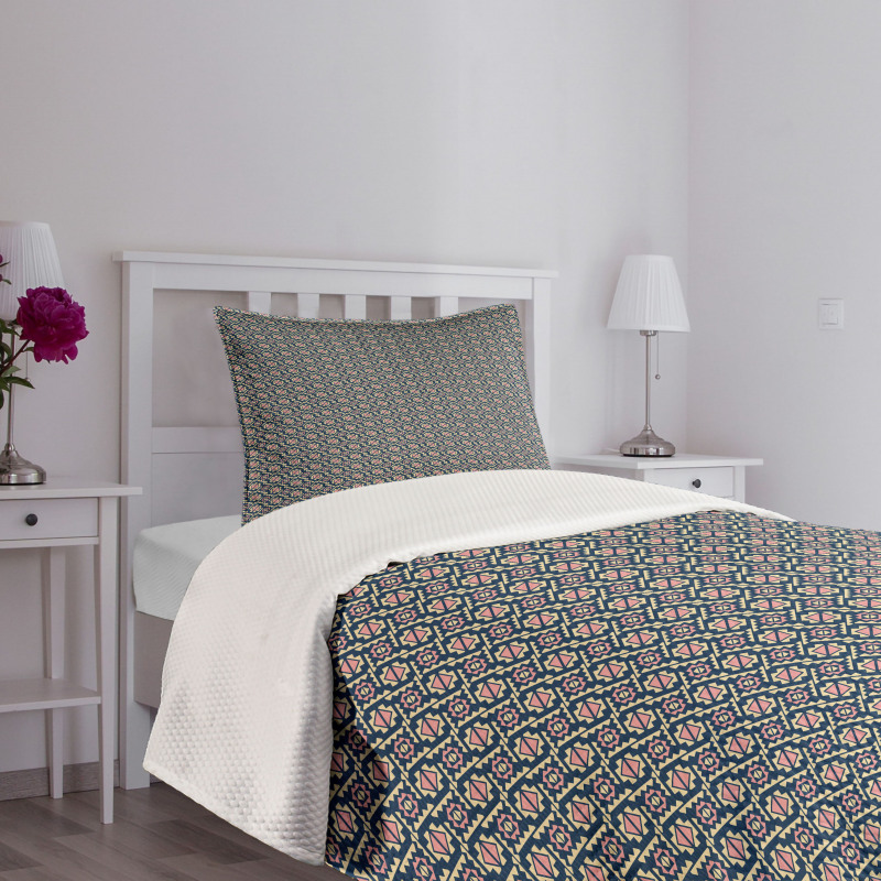 Squares and Polygons Bedspread Set