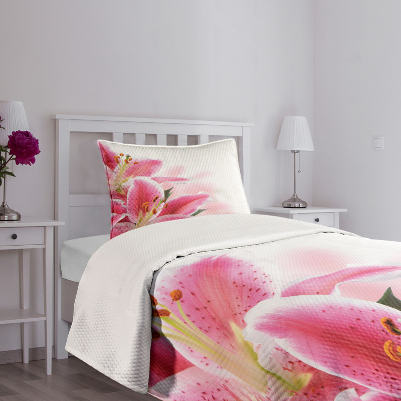 Lilies Bouquet Bedspread Set