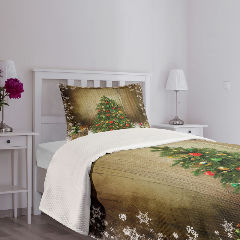 Pine Tree Presents Bedspread Set