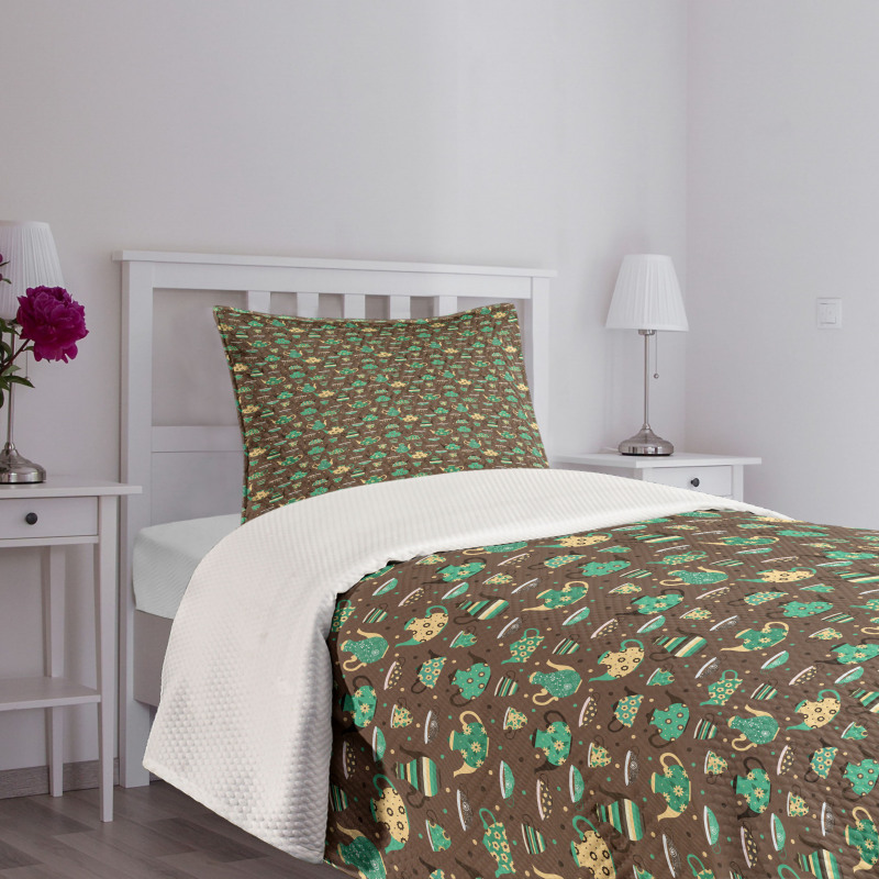 Dotted Cups and Pots Bedspread Set