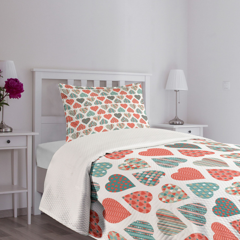 Retro Hearts Pattern Bedspread Set