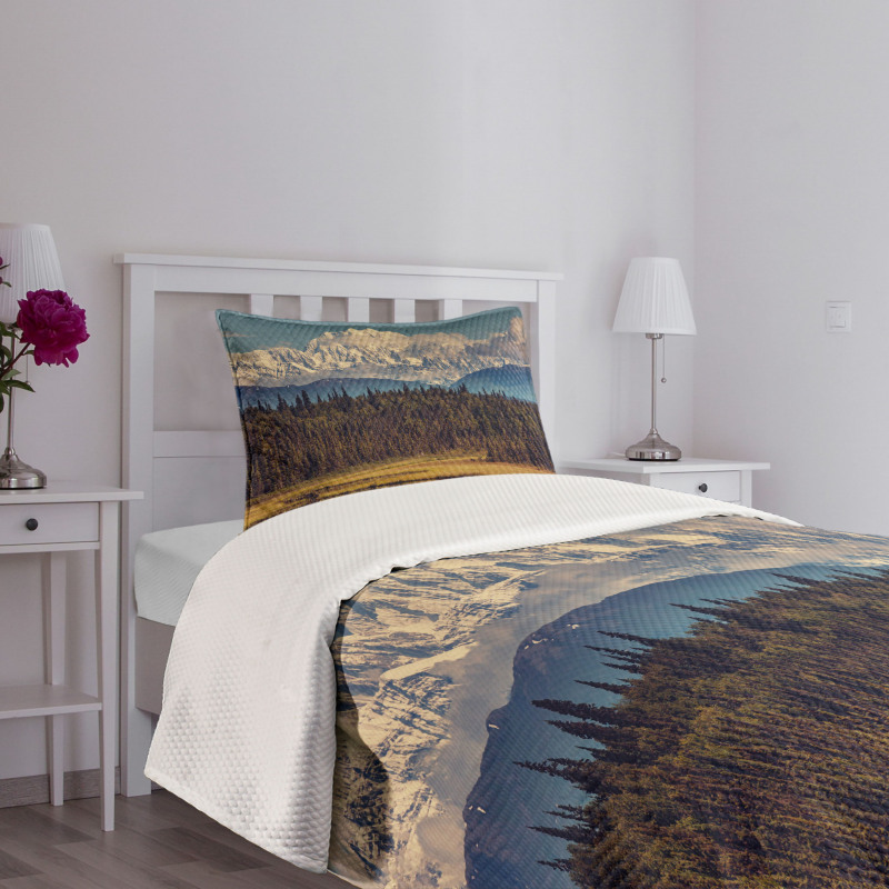 Colorful North Summer Bedspread Set