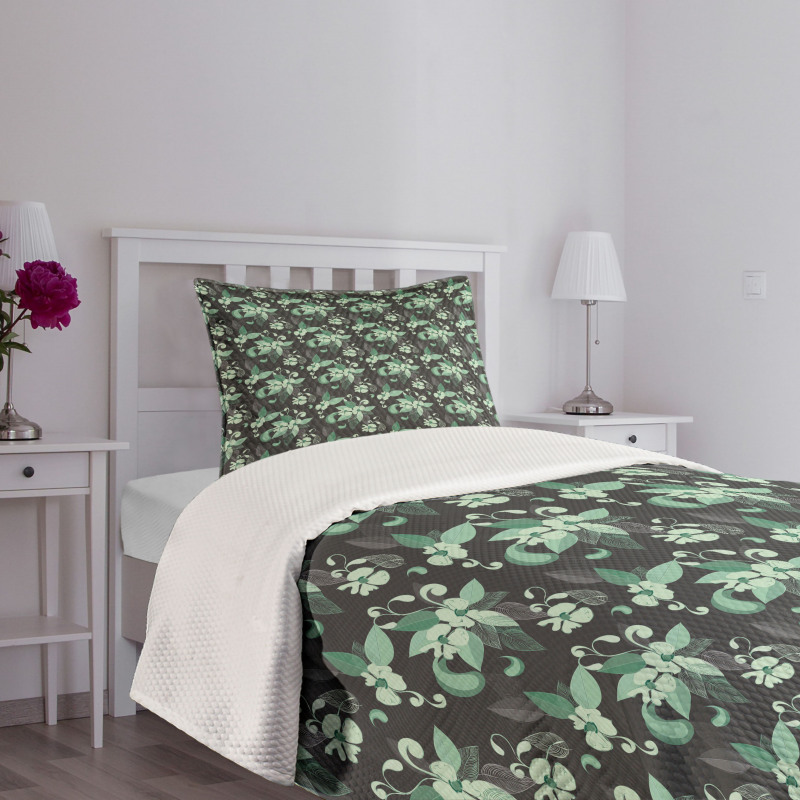 Nostalgic Floral Bedspread Set