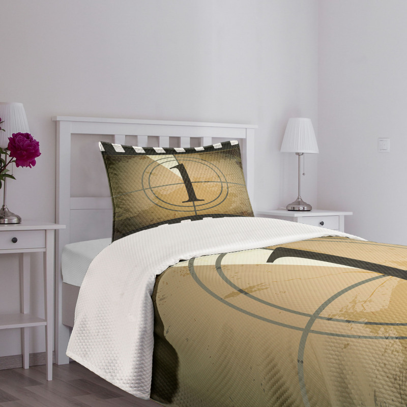 Grunge Countdown Bedspread Set