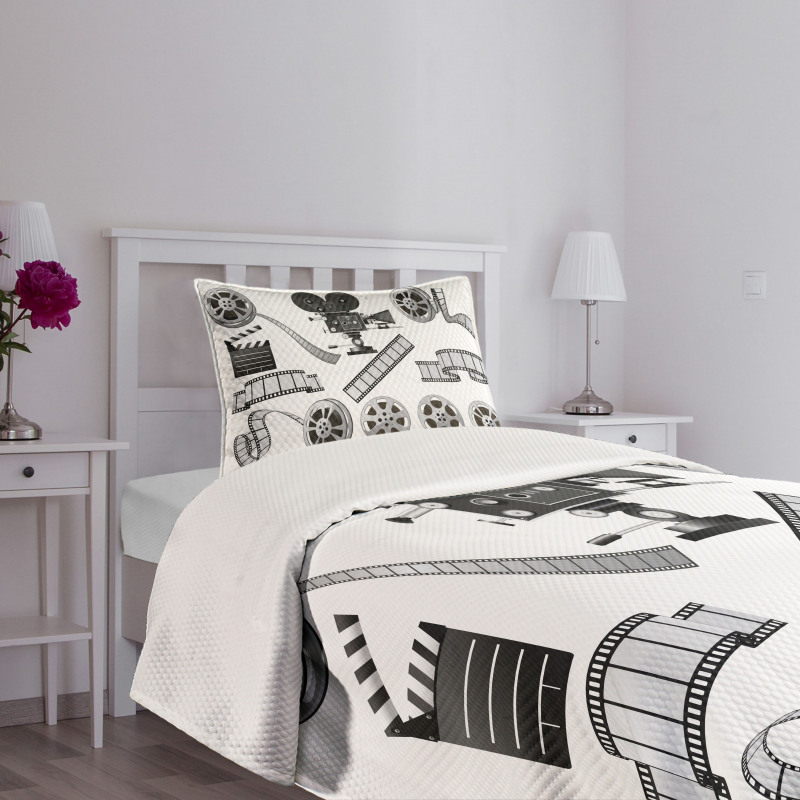 Greyscale Reel Bedspread Set