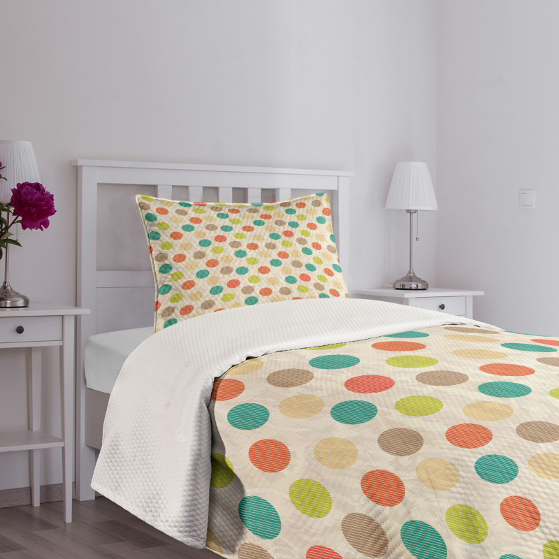 Colorful Circles Grungy Bedspread Set