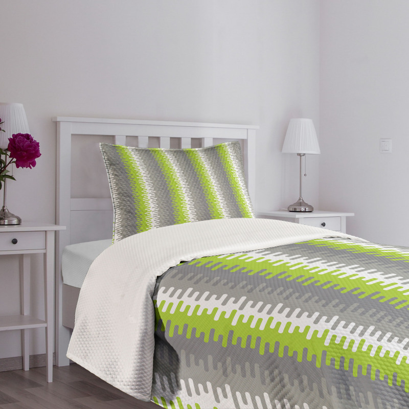 Wavy Vertical Stripes Bedspread Set