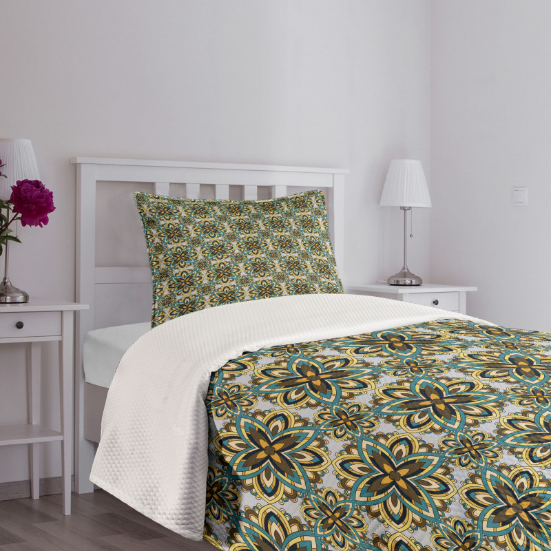 Motif Pattern Bedspread Set