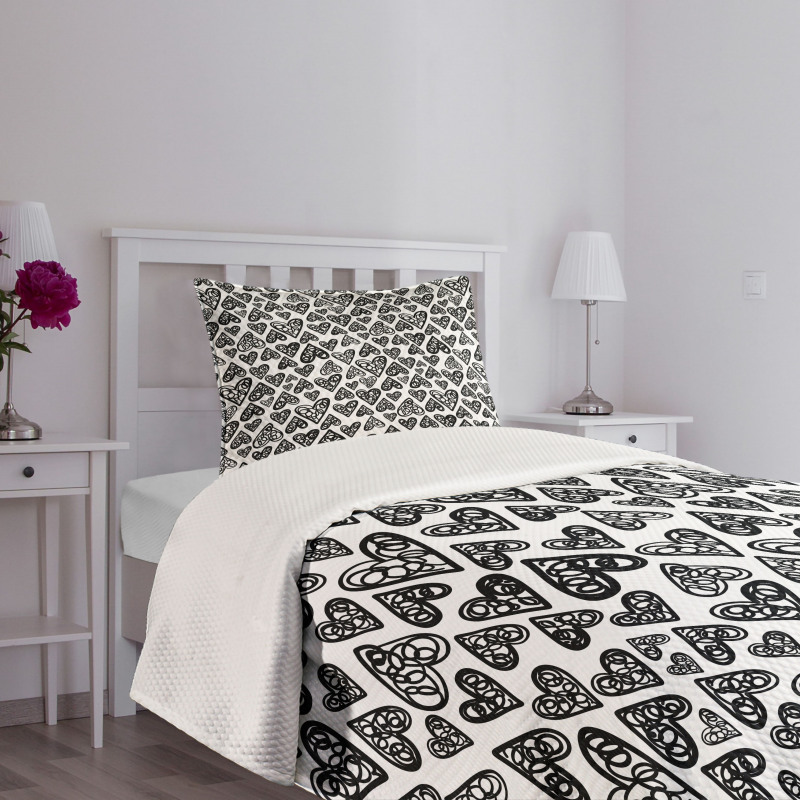 Romantic Hearts Pattern Bedspread Set