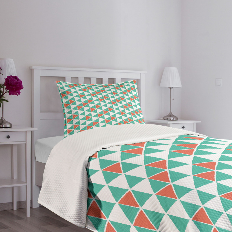 Triangle Arrangement Bedspread Set