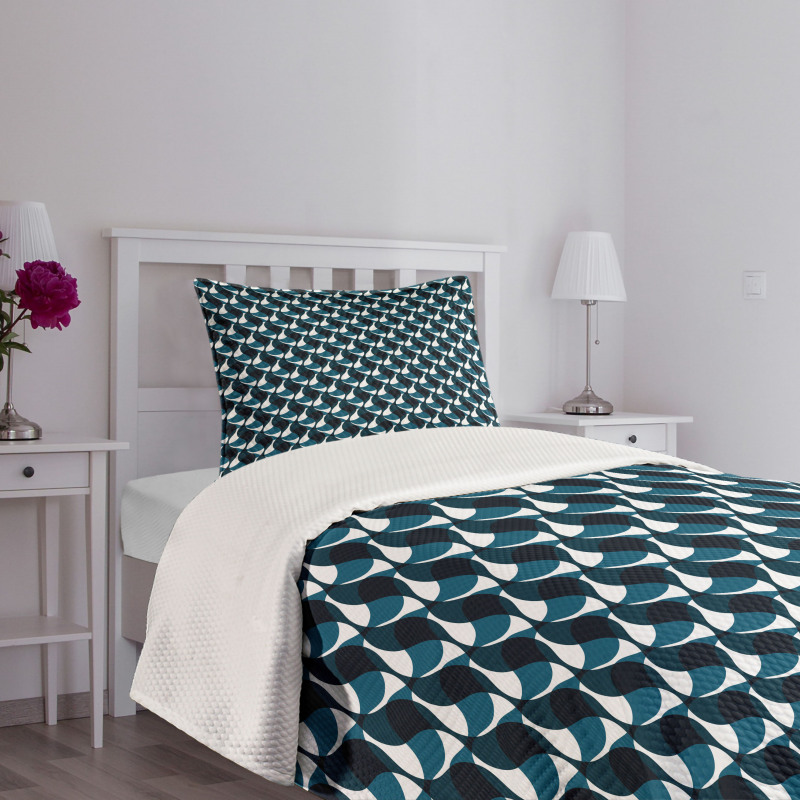 Wavy Stripes Pattern Bedspread Set