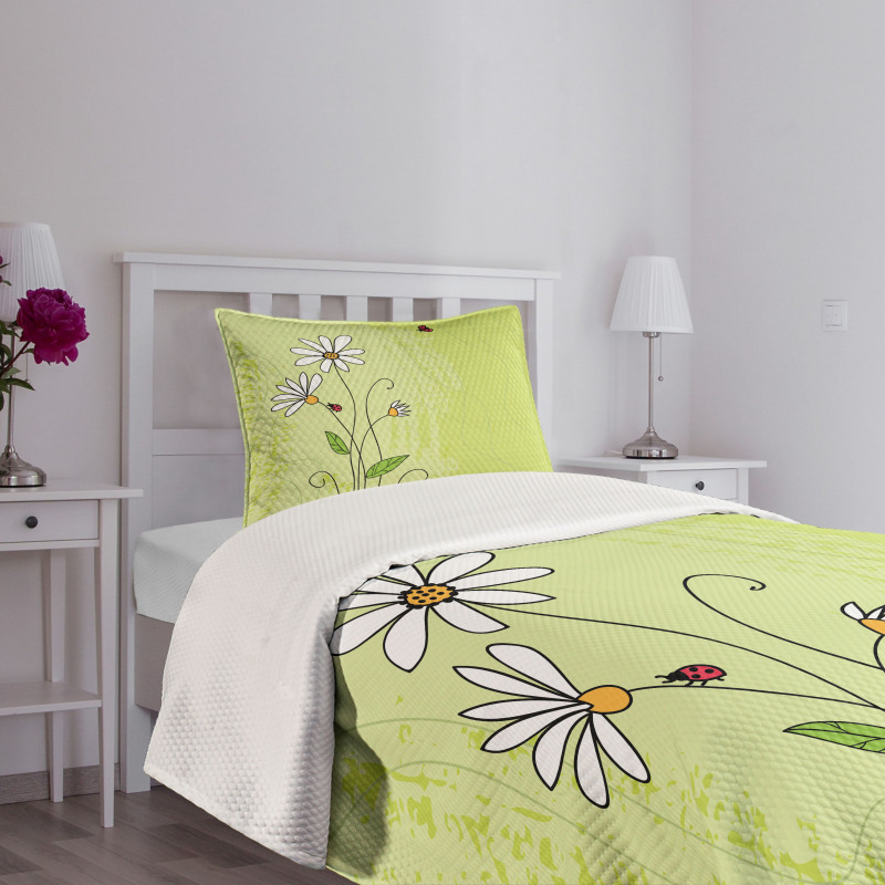 Chamomile Ladybugs Art Bedspread Set