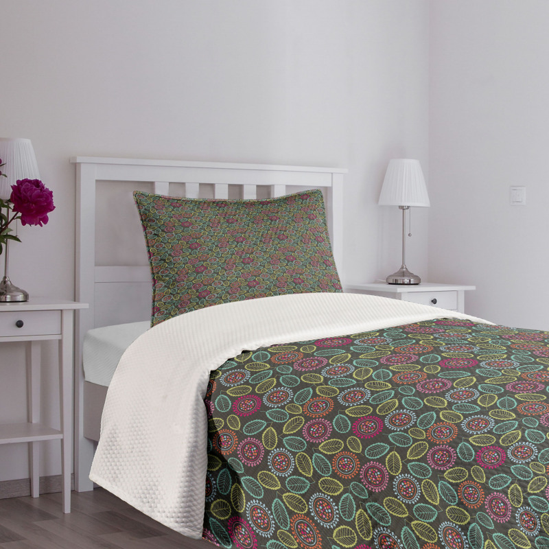 Abstract Foliage in Blooms Bedspread Set
