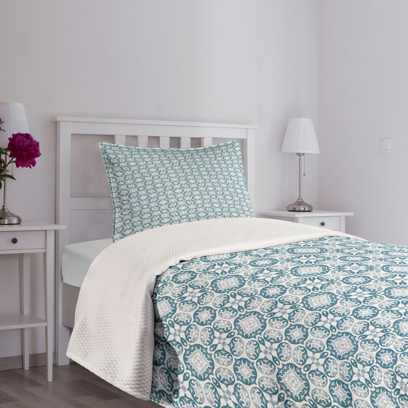 Blue Toned Curls Design Bedspread Set