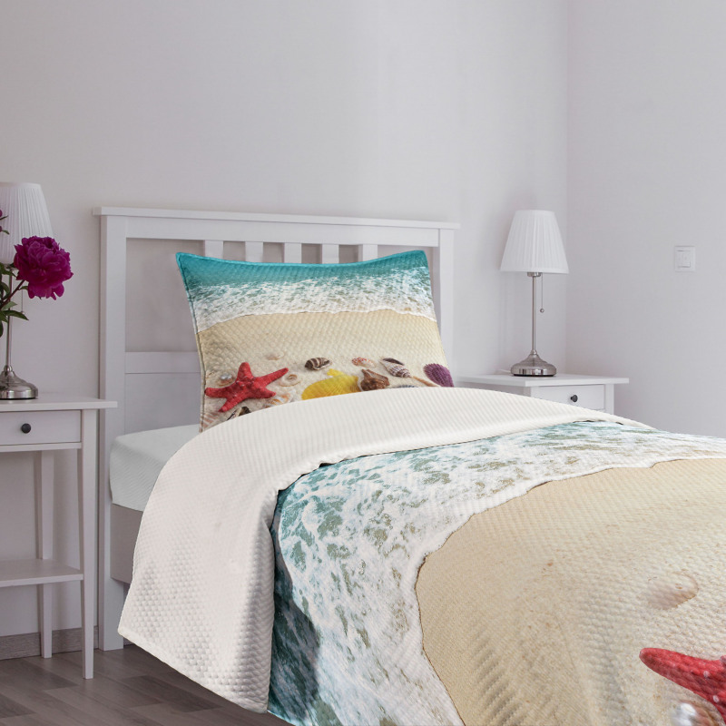 Sea Shells on Sandy Coast Bedspread Set