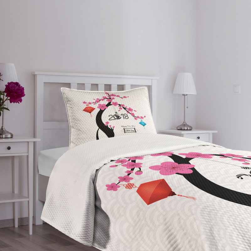 Oriental Elements Bedspread Set