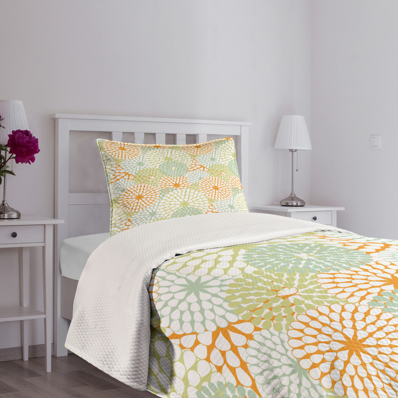 Abstract Retro Flowers Bedspread Set