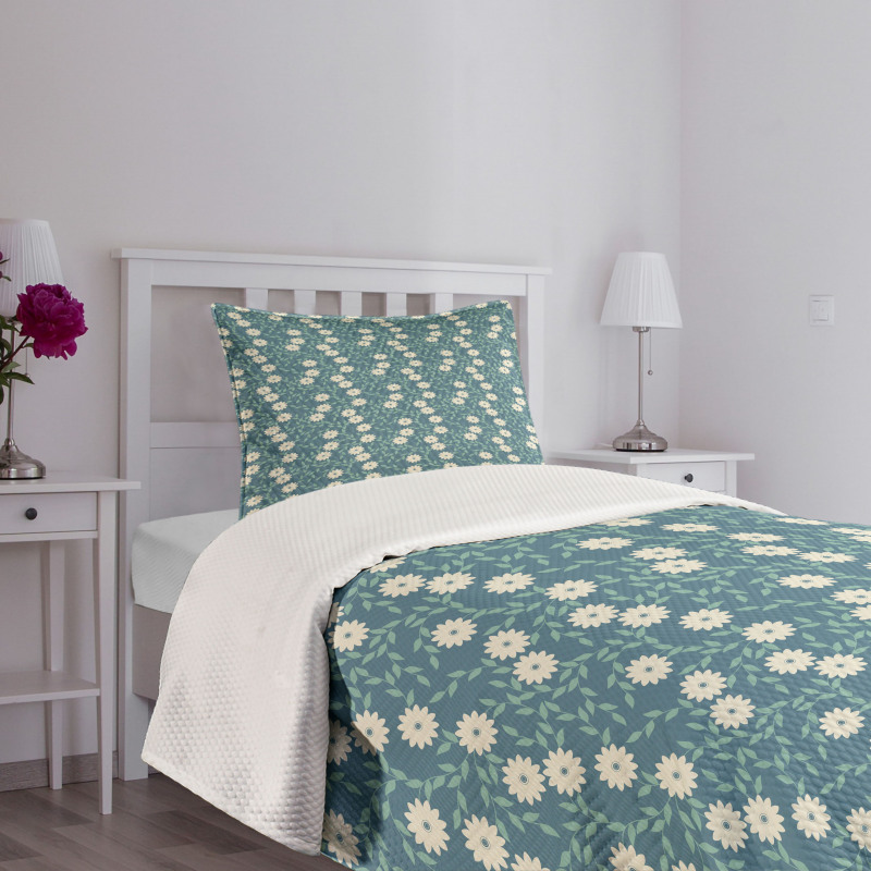 Feminine Flowers Bedspread Set