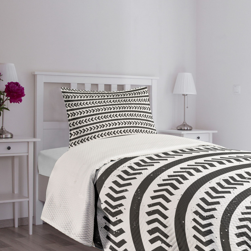 Stripes Arrow Shapes Bedspread Set