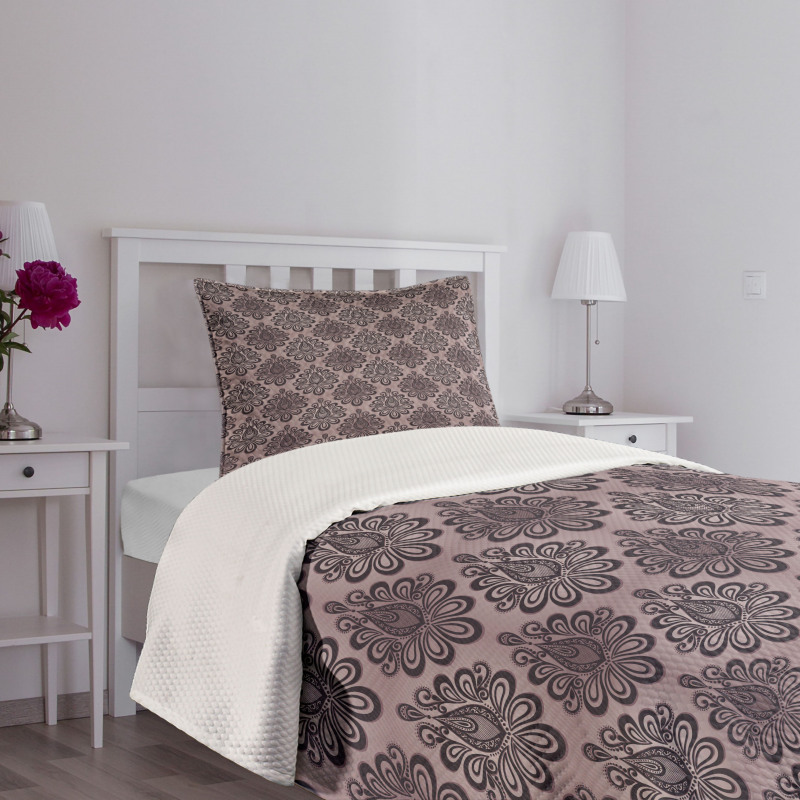 Damask Black Motifs Bedspread Set