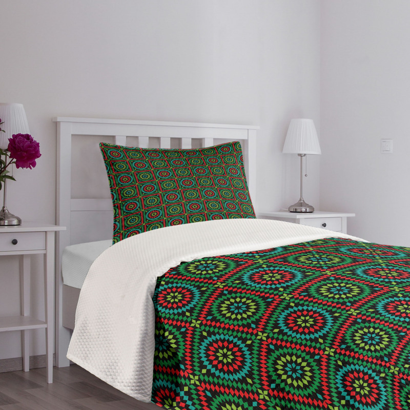 Circles and Squares Bedspread Set