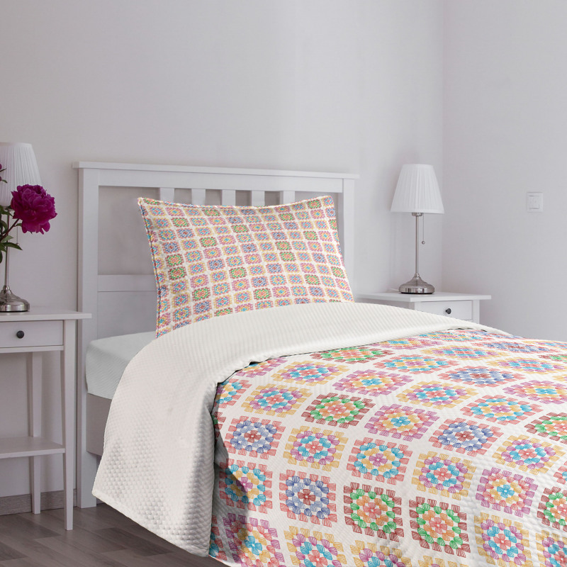 Doodle Stripe Design Bedspread Set