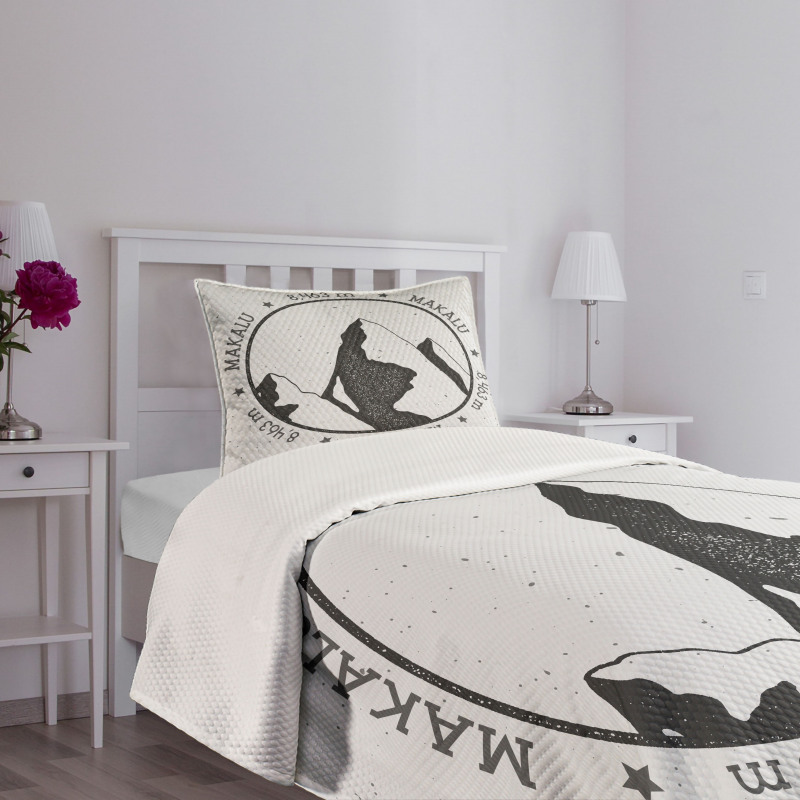 Greyscale Mountain Design Bedspread Set