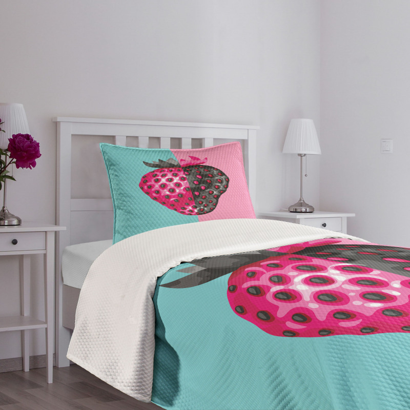 Abstract Strawberry Motif Bedspread Set