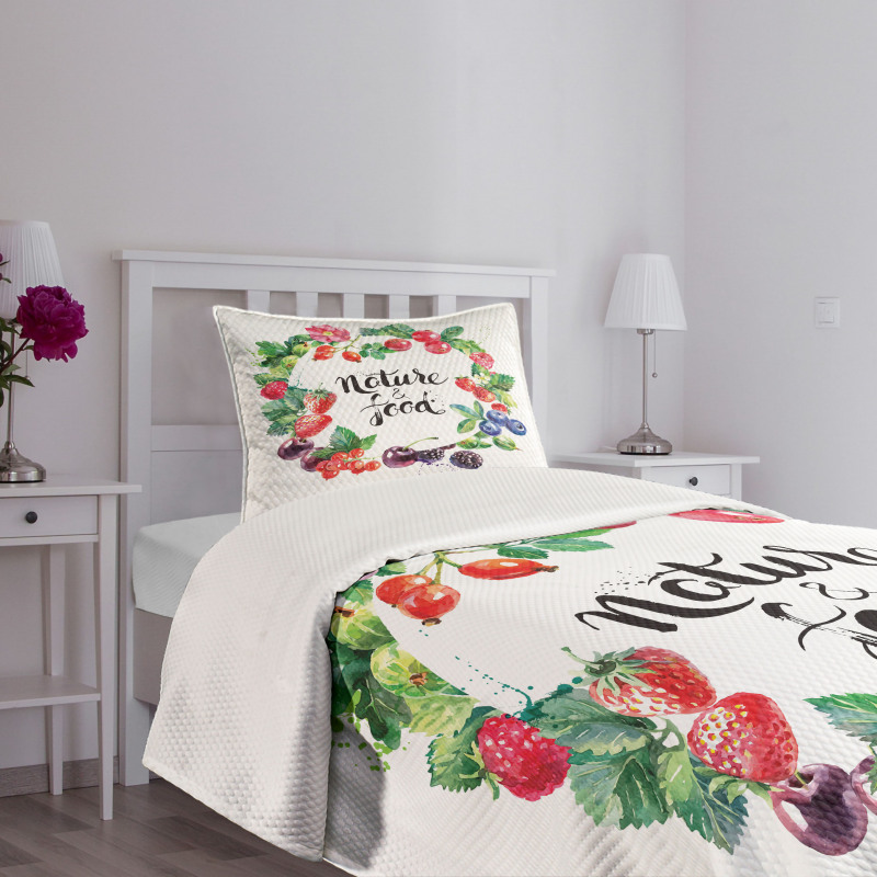 Watercolor Style Berries Bedspread Set