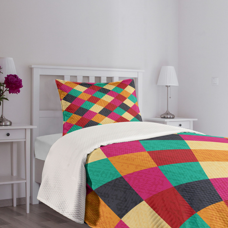 Distressed Checkered Bedspread Set