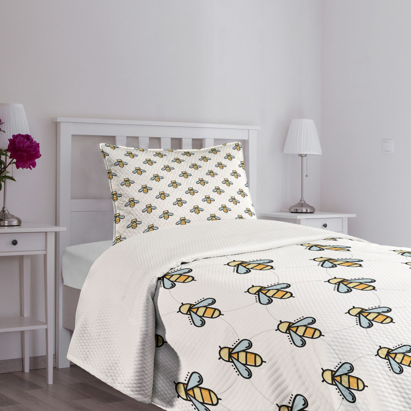 Graphic Bees Dots Pattern Bedspread Set