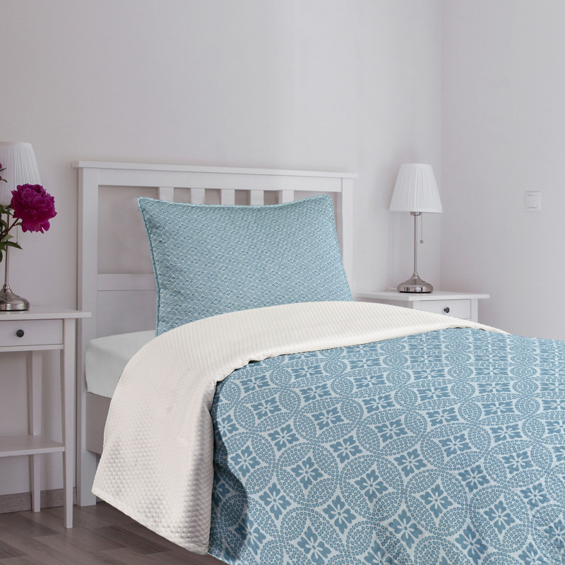 Interlaced Round Forms Bedspread Set