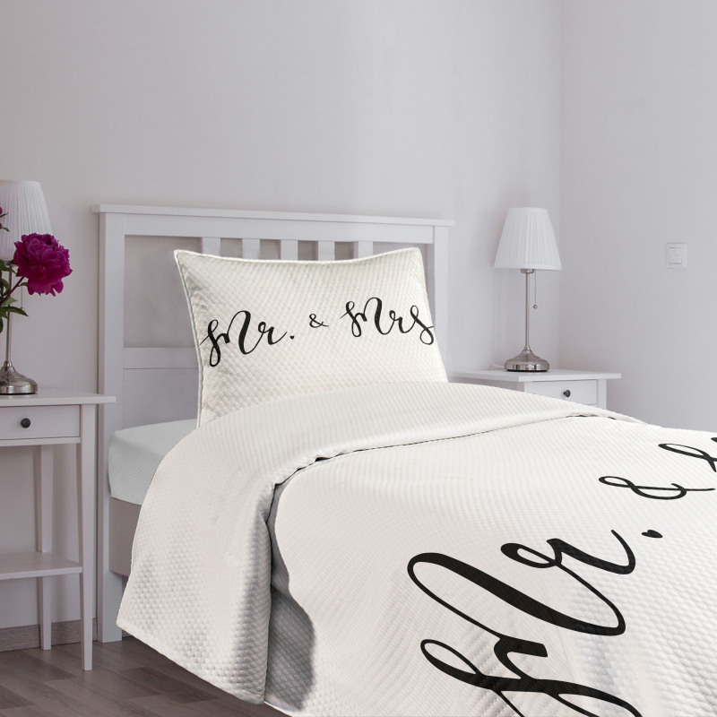 Mr and Mrs Text Bedspread Set