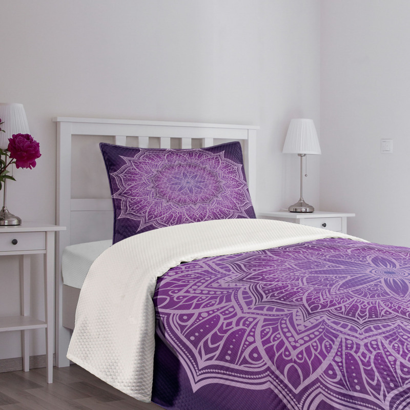 Hand-Drawn Lace Bedspread Set