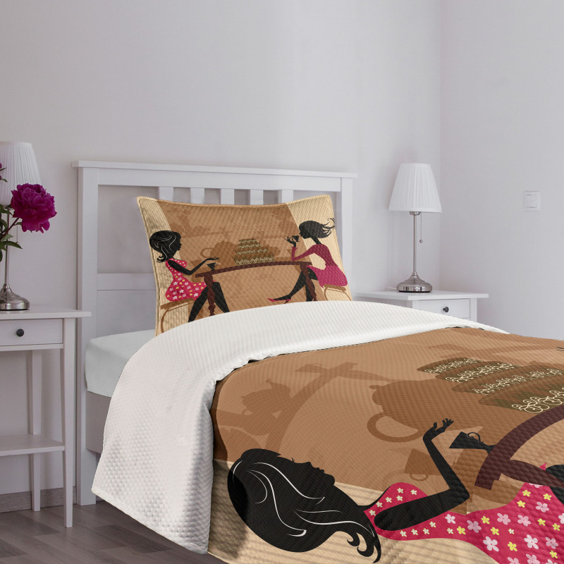 Women Chatting Bedspread Set