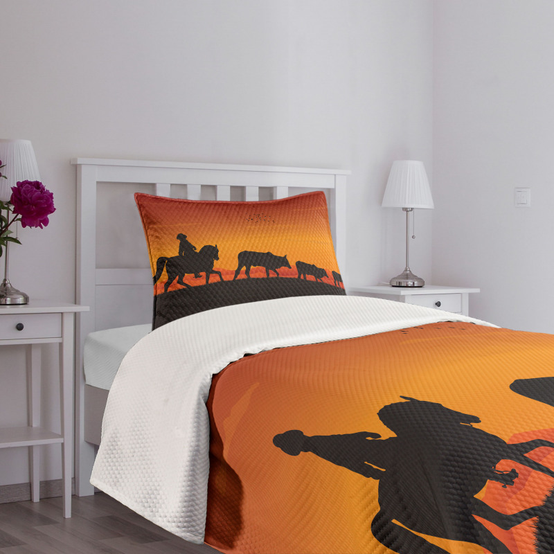 Silhouette Farm Cow Herd Bedspread Set