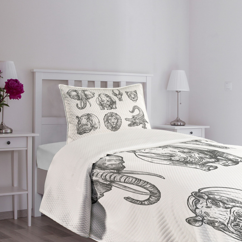 Hand-Drawn Zoo Animals Bedspread Set