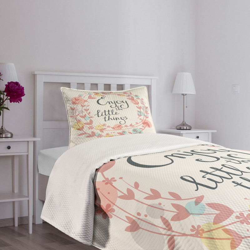 Flowers and Leaves Phrase Bedspread Set