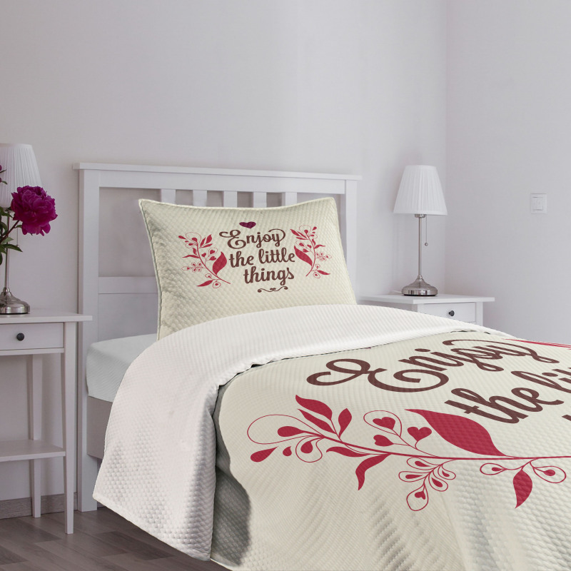 Retro Slogan and Flowers Bedspread Set