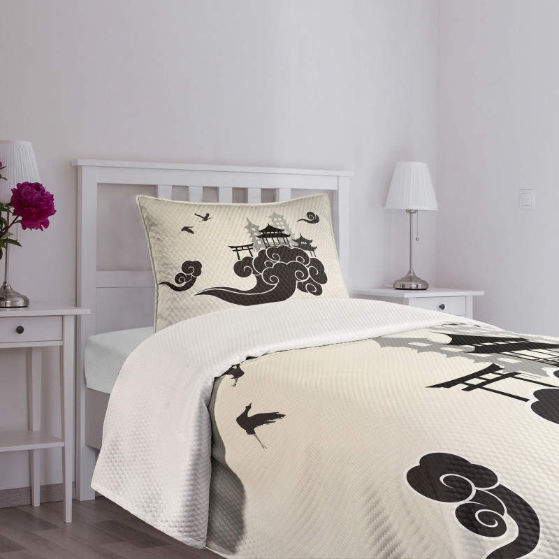 Pouff Figure and Pavilion Bedspread Set