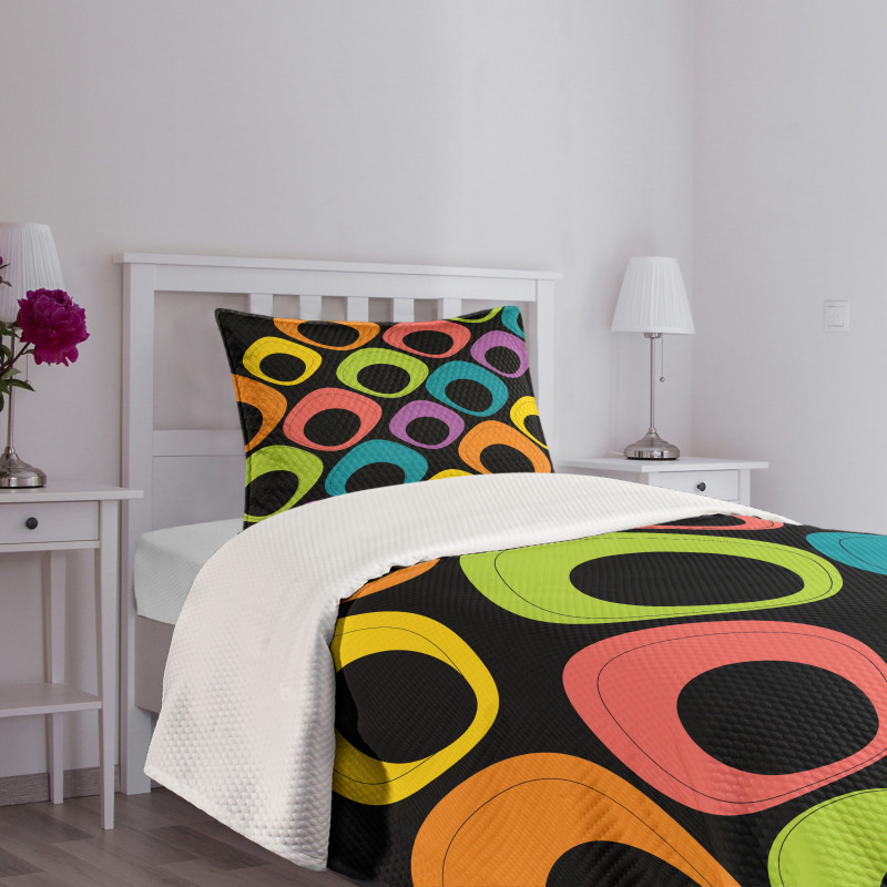 Colorful Oval Motifs Bedspread Set