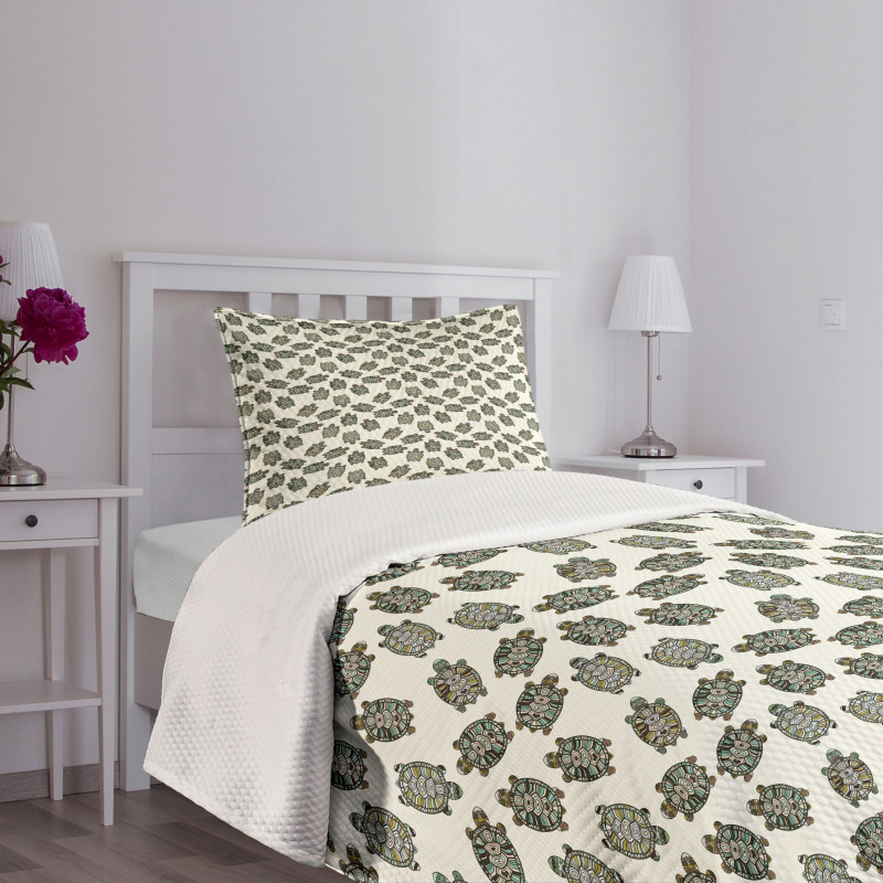 Ornate Tortoise Pattern Bedspread Set