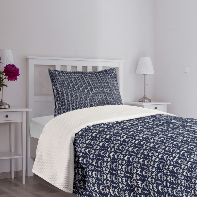 Curvy Floral Motif Tile Bedspread Set