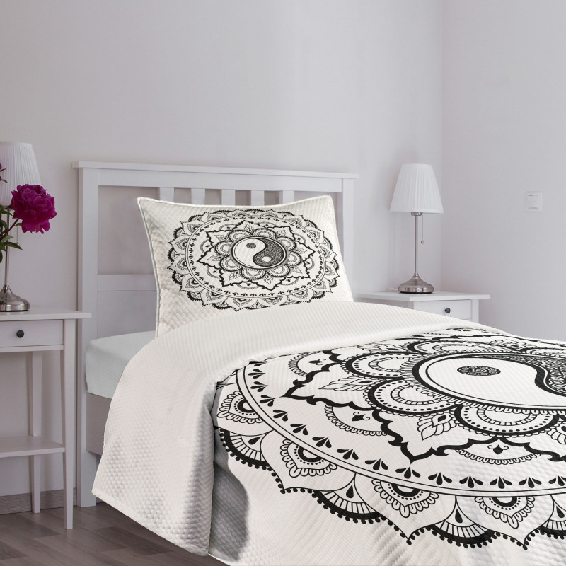 Mandala Flowers Bedspread Set