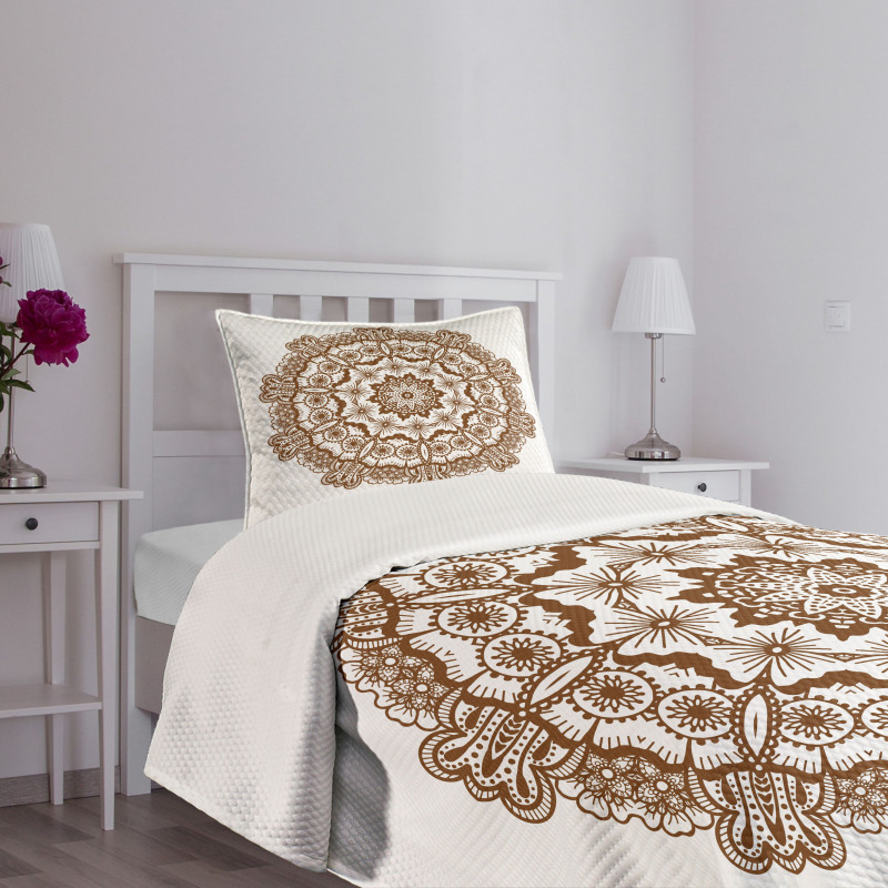 Monochrome Circles Ornate Bedspread Set