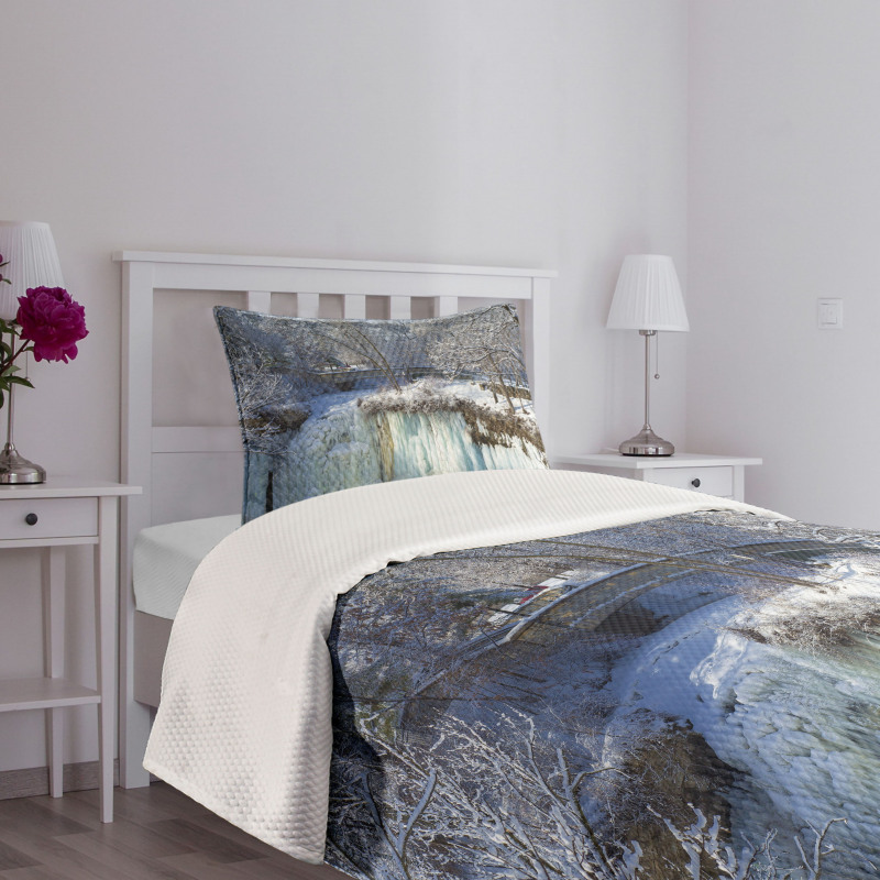 Frozen Minnehaha Fall Bedspread Set