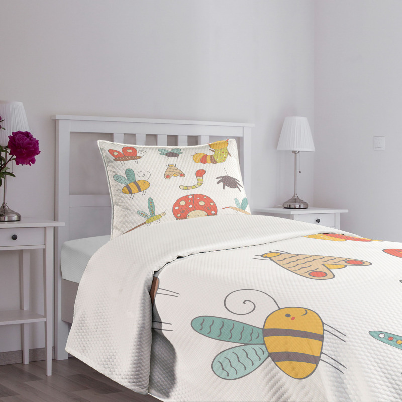 Nursery Doodle Bugs Bedspread Set